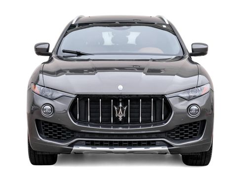 Used 2017 Maserati Levante w/ Luxury Package image 5
