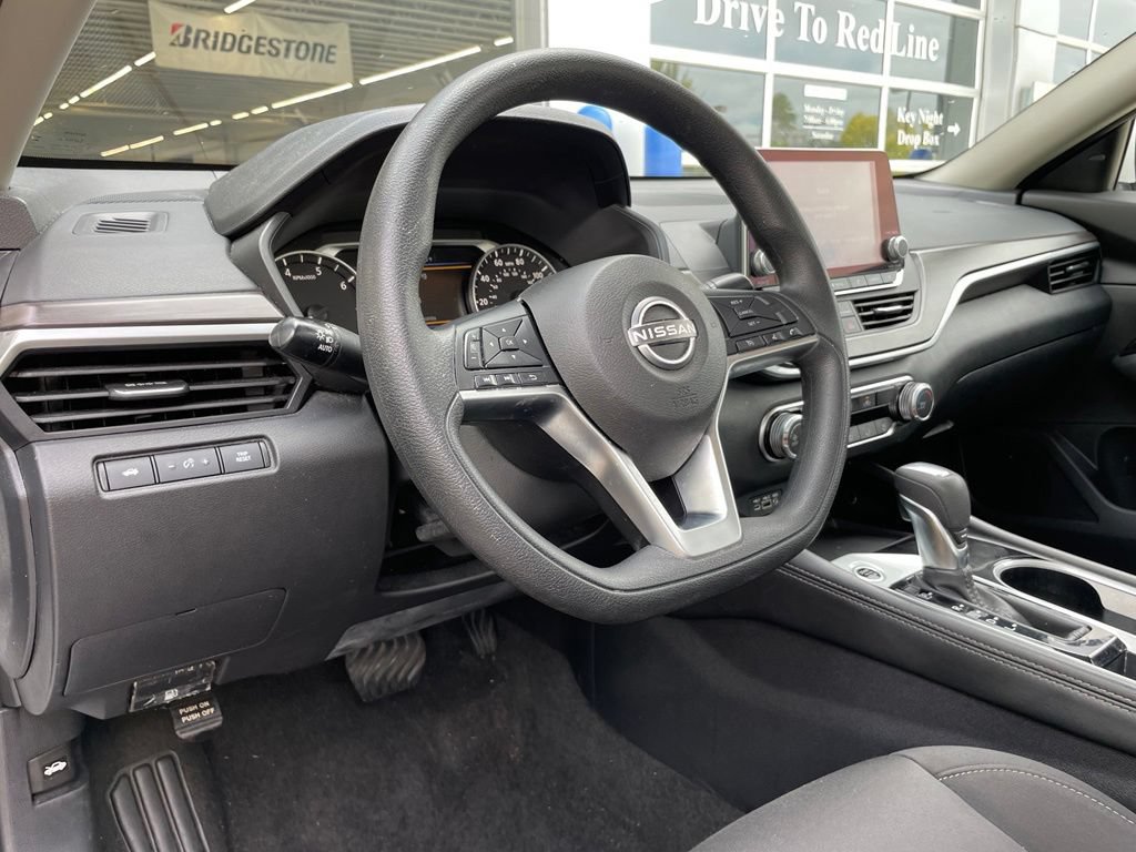 Used 2023 Nissan Altima 2.5 SV FWD image 9