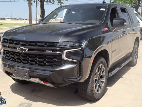 Used 2023 Chevrolet Tahoe Z71 w/ Luxury Package AWD/4WD image 8