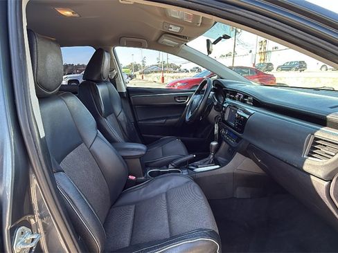 Used 2016 Toyota Corolla S image 31