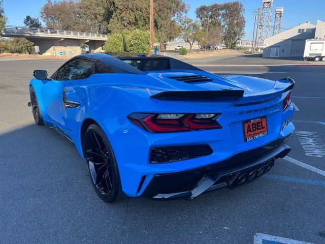Used 2025 Chevrolet Corvette Z06 RWD image 14