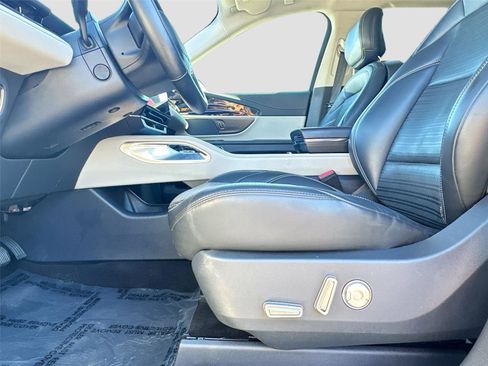 Used 2024 Lincoln Nautilus Reserve image 19