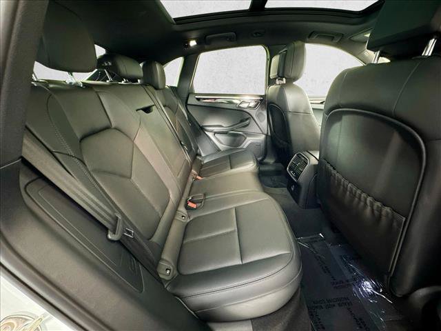 Certified 2026 Porsche Macan AWD/4WD image 24