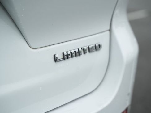 Used 2023 Jeep Grand Cherokee L Limited AWD/4WD image 42