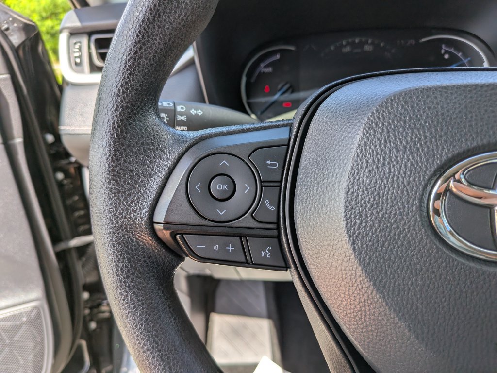 Used 2024 Toyota RAV4 XLE AWD/4WD image 30