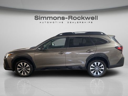 Used 2023 Subaru Outback Limited image 8
