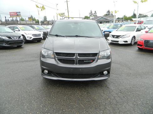 Used 2019 Dodge Grand Caravan GT FWD image 3