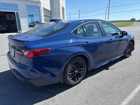 Used 2026 Toyota Camry SE w/ Convenience Package image 4