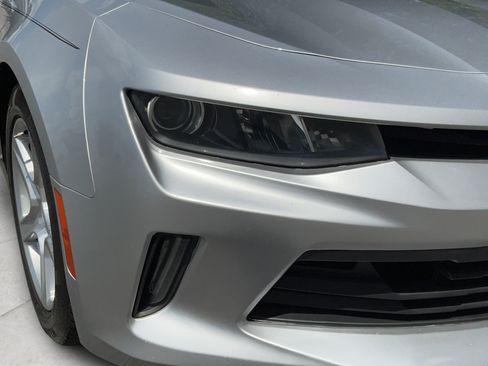 Used 2018 Chevrolet Camaro LT RWD image 26