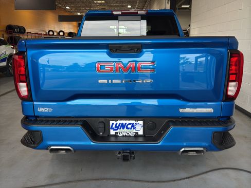 Used 2024 GMC Sierra 1500 Elevation w/ Preferred Package AWD/4WD image 4