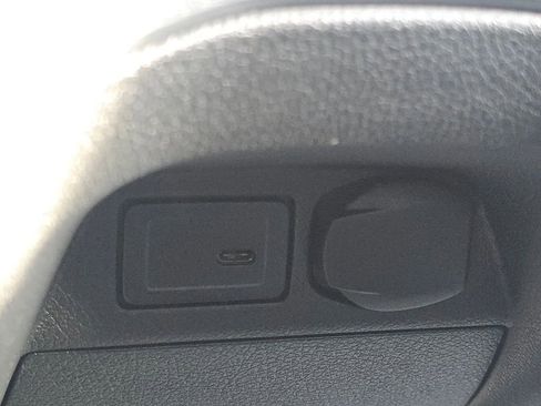 Used 2025 Mercedes-Benz Sprinter 2500 image 28