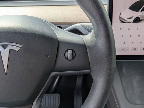 Used 2023 Tesla Model Y Long Range image 22