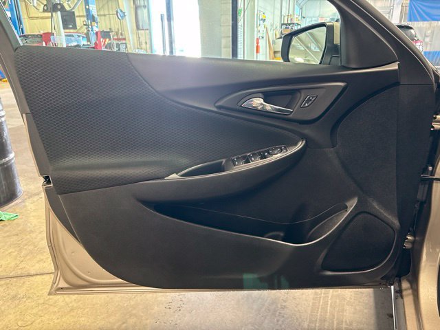 Used 2025 Chevrolet Malibu LT FWD image 10
