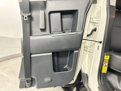 Used 2013 Toyota FJ Cruiser 4WD image 21