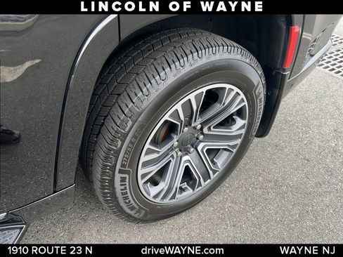 Used 2023 Jeep Wagoneer 4WD w/ Premium Group I image 11