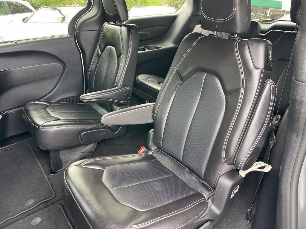 Used 2026 Chrysler Pacifica Select FWD image 8