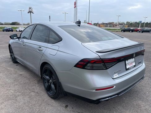 Used 2023 Honda Accord Sport image 9