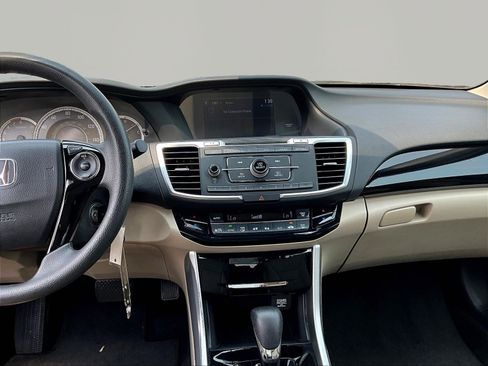 Used 2017 Honda Accord LX image 9