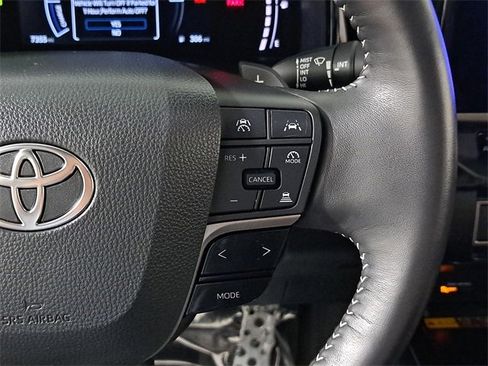 Used 2025 Toyota Camry LE image 25