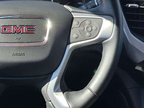 Used 2023 GMC Acadia SLT image 16