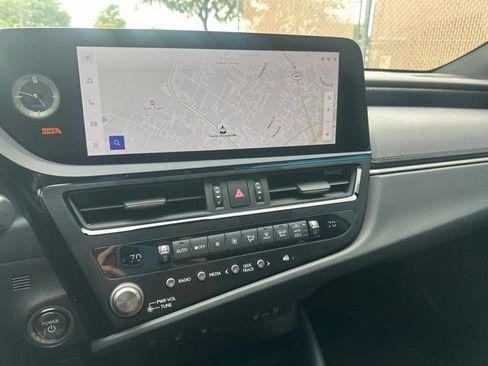 Certified 2025 Lexus ES 300h w/ Premium Package FWD image 14