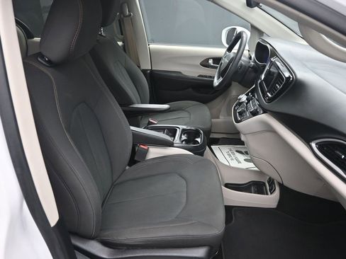 Used 2018 Chrysler Pacifica Touring Plus w/ Tire & Wheel Group image 37