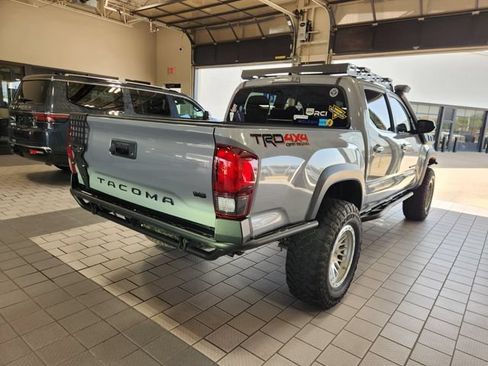 Used 2021 Toyota Tacoma TRD Off-Road AWD/4WD image 6