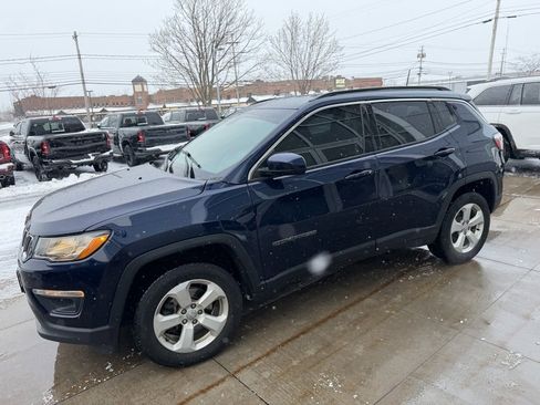Used 2019 Jeep Compass Latitude w/ Cold Weather Group image 8