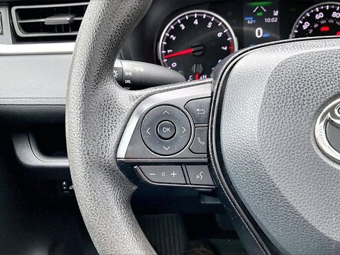 Used 2021 Toyota RAV4 LE image 24
