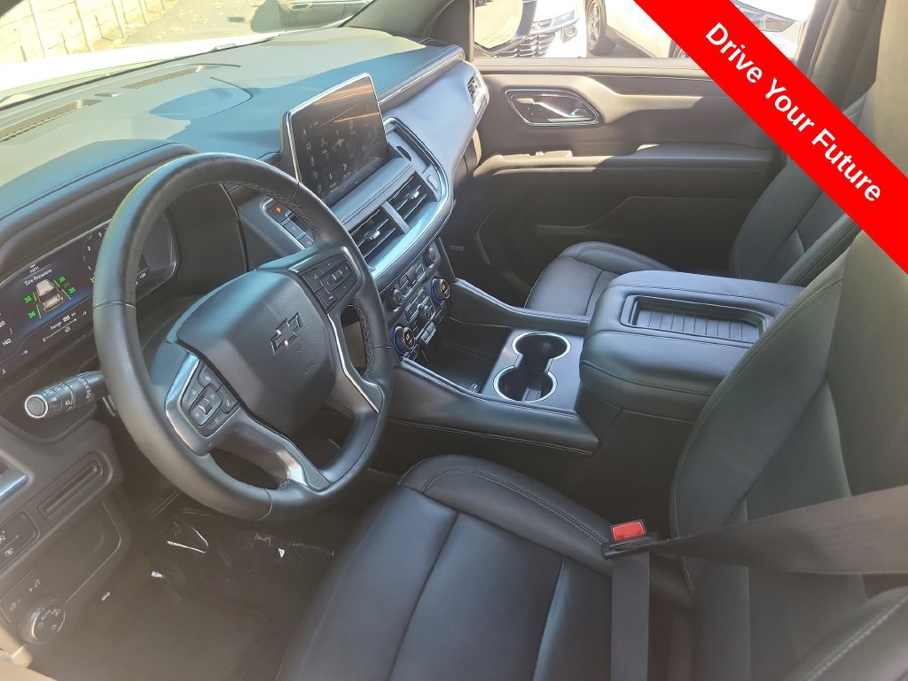 Used 2023 Chevrolet Tahoe Z71 w/ Luxury Package AWD/4WD image 3