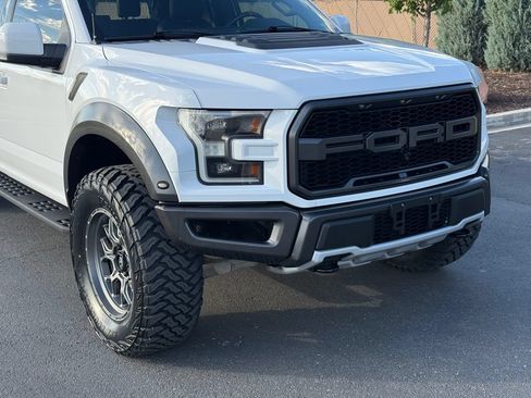 Used 2018 Ford F150 Raptor w/ Equipment Group 802A Luxury AWD/4WD image 3