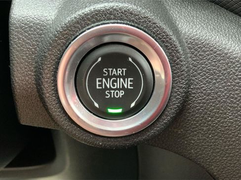 Used 2021 Chevrolet TrailBlazer LT AWD/4WD image 34