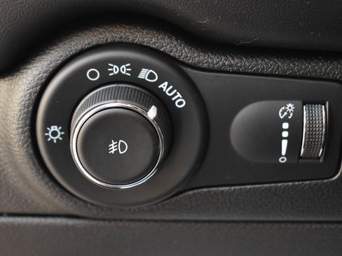 Used 2023 Dodge Durango GT image 25