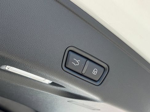 Used 2025 Maserati Grecale Folgore AWD/4WD image 43