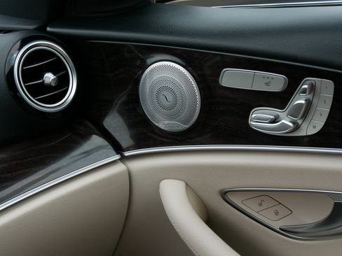 Used 2020 Mercedes-Benz E 350 Sedan image 35
