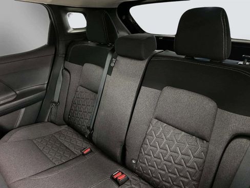 Used 2025 Nissan Kicks SV image 25