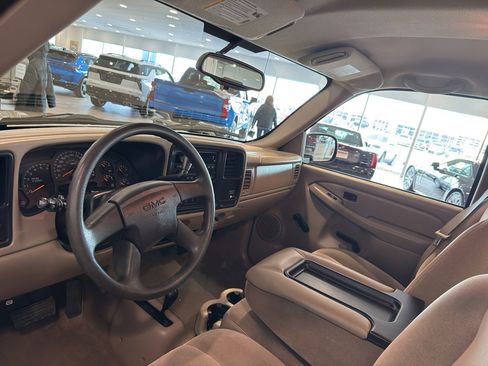 Used 2004 GMC Sierra 1500 4x4 Regular Cab w/ Light Duty Power Package image 23