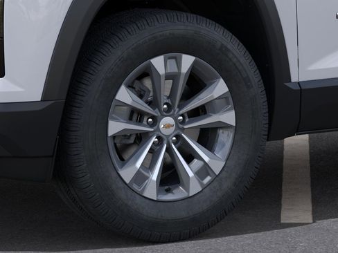 New 2026 Chevrolet Equinox LT w/ Convenience Package II AWD/4WD image 9