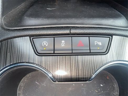 Used 2021 GMC Acadia SLT w/ Elevation Edition image 8