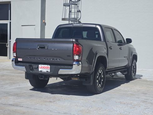 Used 2020 Toyota Tacoma SR5 image 8