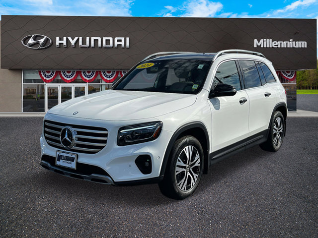 Used 2024 Mercedes-Benz GLB 250 4MATIC image 2