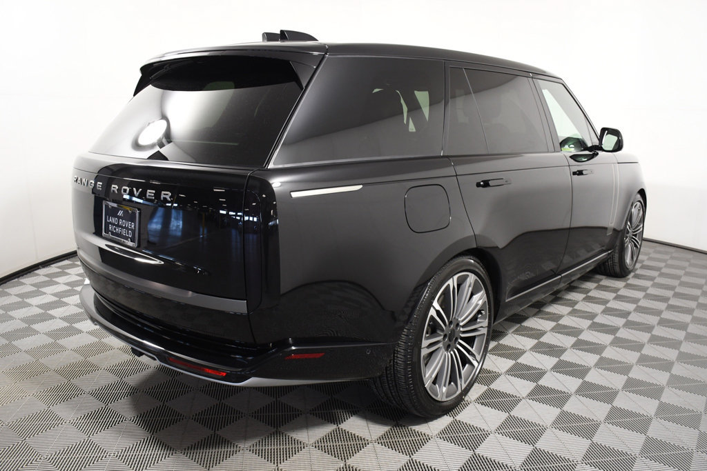 New 2026 Land Rover Range Rover Long Wheelbase SE AWD/4WD image 6