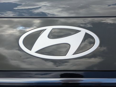 Used 2026 Hyundai Palisade SEL Premium FWD image 13