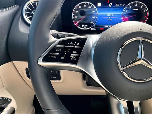 Used 2025 Mercedes-Benz GLA 250 image 24