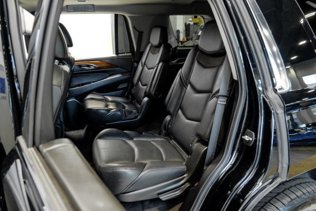 Used 2020 Cadillac Escalade 2WD image 45