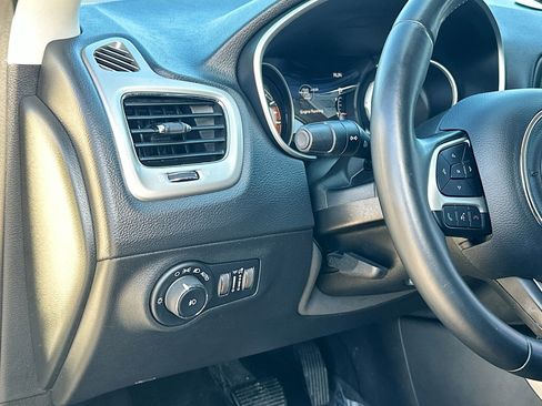 Used 2018 Jeep Compass Latitude w/ Popular Equipment Group image 10