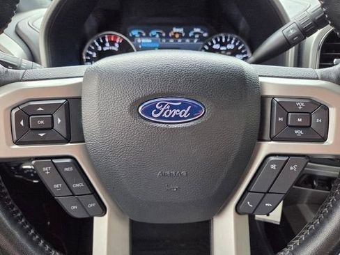 Used 2022 Ford F250 Lariat w/ Black Appearance Package AWD/4WD image 34