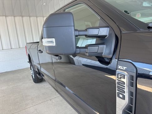 Used 2023 Ford F250 XLT image 32