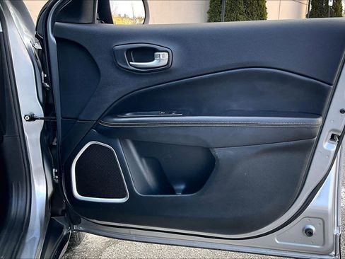 Used 2018 Jeep Compass Latitude w/ Cold Weather Group image 22