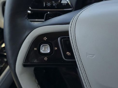 Used 2026 Lincoln Aviator 2WD image 16